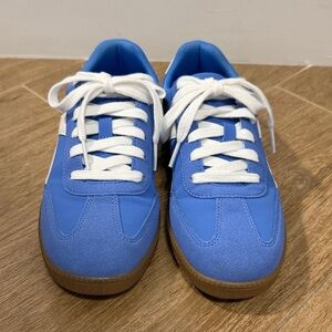 No Boundaries Blue Sneakers with White Laces